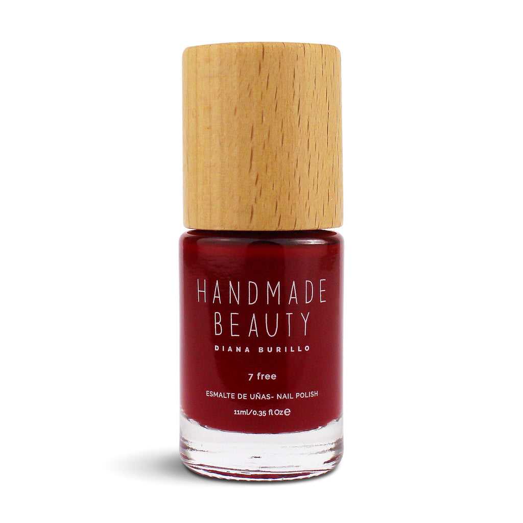 Nail Polish Non Toxic Color Apple - Handmade Beauty Nail Polish Nail Polish Non Toxic  Color Apple The color that evokes a succulent and tasty apple, irresistible for its intense color and fragrance. This bright red hides innumerable pleasures. Size: 11 ml Formulation The perfect dose of pigments in the formulation guarantees a covering effect. Contains ingredients specifically designed to strengthen nail’s resistance like organic silicon. Easy Apply  Fast and precise application due to its brush. An er