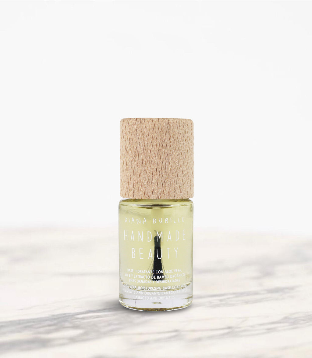 Nail Polish Non Toxic Basecoat Moisturizing With Aloe Vera - Handmade Beauty Nail Treatment Nail Polish Non Toxic Basecoat Moisturizing With Aloe Vera Treatment base with aloe vera, organic bamboo extract and vitamin E, highly moisturizing ingredients that prevent damage and improve the quality of damaged nails. Size: 10 ml Recommended for: all types of nails, especially those that need an extra amount of moisturizing. How to use: apply to clean filed nails. For a natural nail effect, this base can be use