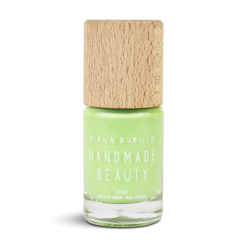 Nail Polish Non Toxic Color Fern - Handmade Beauty Nail Polish Nail Polish Non Toxic Color Fern Dare with this beautiful color at any time of the year. Size: 10 ml Formulation The perfect dose of pigments in the formulation guarantees a covering effect. Contains ingredients specifically designed to strengthen nail’s resistance like organic silicon. Easy Apply Fast and precise application due to its brush.  An ergonomic cap for easy use. How to use: to obtain an optimal result by extending two layers of p