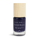 Nail Polish Non Toxic Color Grape - Handmade Beauty Nail Polish Nail Polish Non Toxic Color Grape A bunch of freshly picked grapes, a field full of vines, a glass of dark wine, sweet and with character. A seductive and hypnotic purple color. Size: 10 ml Formulation The perfect dose of pigments in the formulation guarantees a covering effect. Contains ingredients specifically designed to strengthen nail’s resistance like organic silicon. Easy Apply Fast and precise application due to its brush.  An ergono