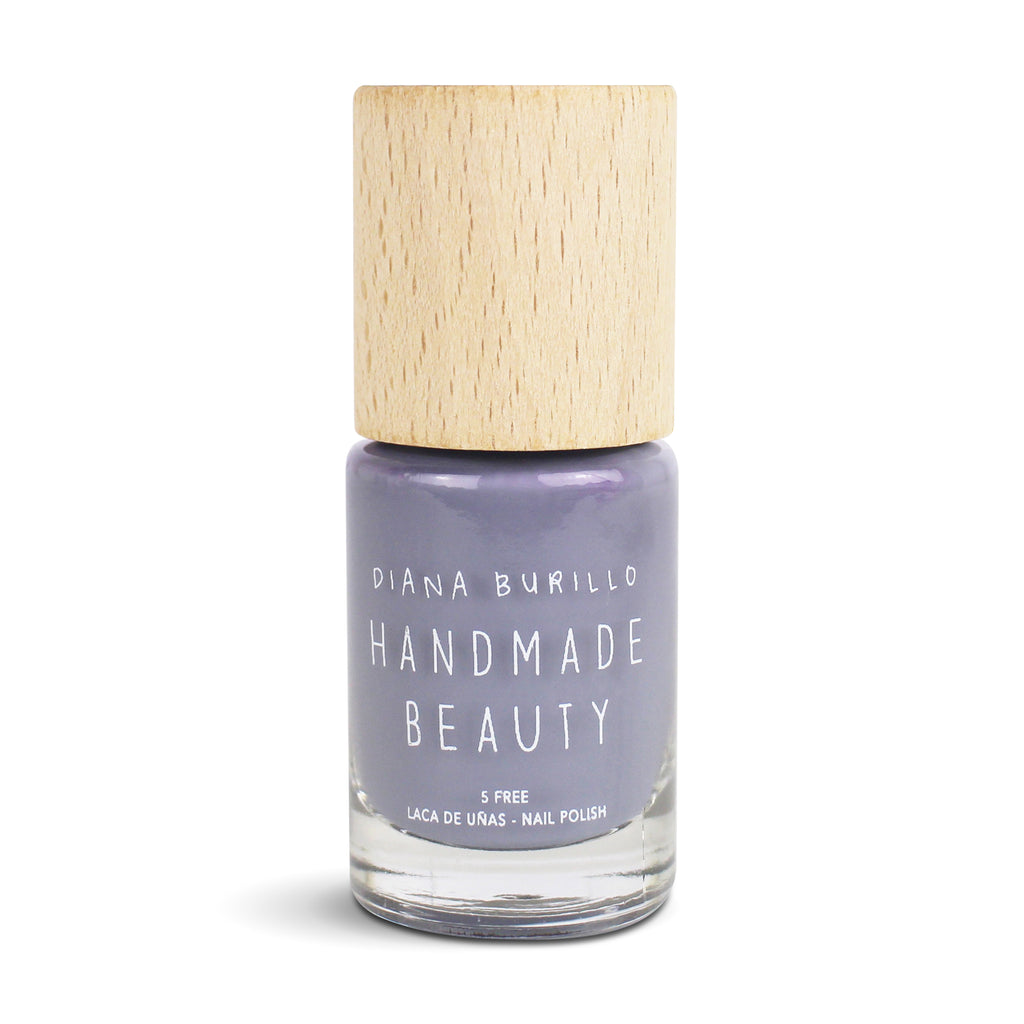 Nail Polish Non Toxic Color Mushroom - Handmade Beauty Nail Polish Nail Polish Non Toxic Color Mushroom This gray-lavender shade is the most urban color. It combines the hardness of the stone with the serenity of lavender in a synergy that does not go unnoticed. Size: 10 ml Formulation The perfect dose of pigments in the formulation guarantees a covering effect. Contains ingredients specifically designed to strengthen nail’s resistance like organic silicon. Easy Apply Fast and precise application due to i